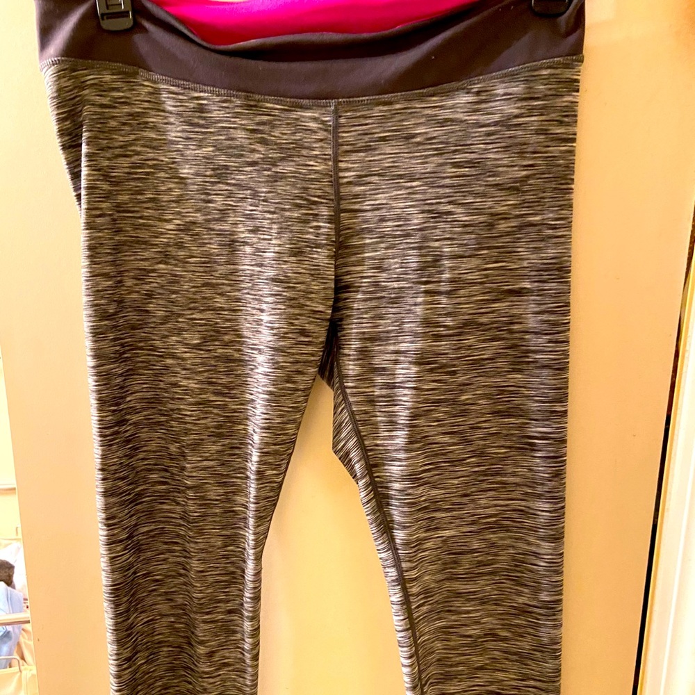 Woman’s Grey H&M Sport Size L leggings